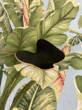 Load image into Gallery viewer, Black + White Wiggle Tray