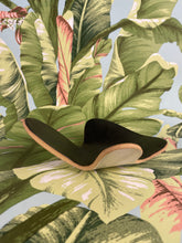 Load image into Gallery viewer, Black + White Wiggle Tray